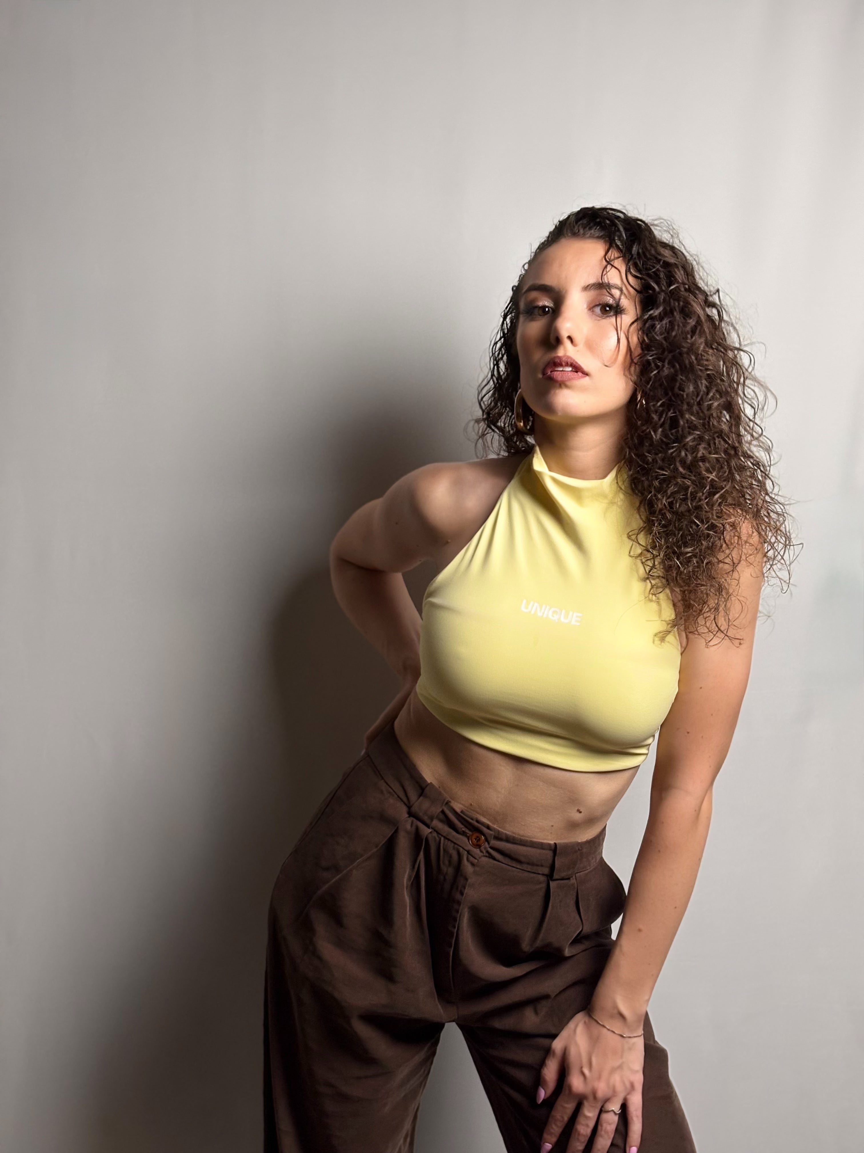 Alma Top – High Neck Open Back